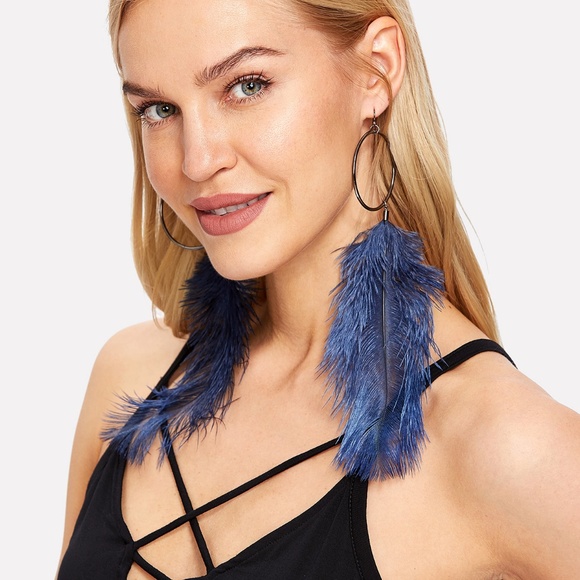 Jewelry - Feather Design Drop Earrings